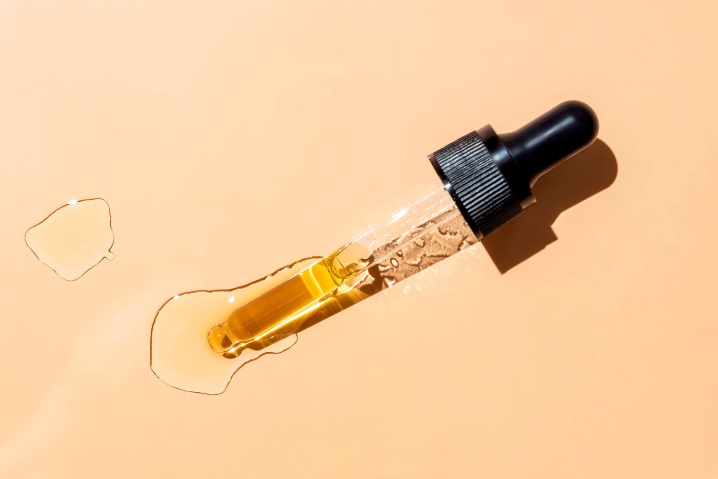 Prevenire l'invecchiamento cutaneo ed idratare la pelle: perché è importante adottare l'acido ialuronico a 3 pesi molecolari.
